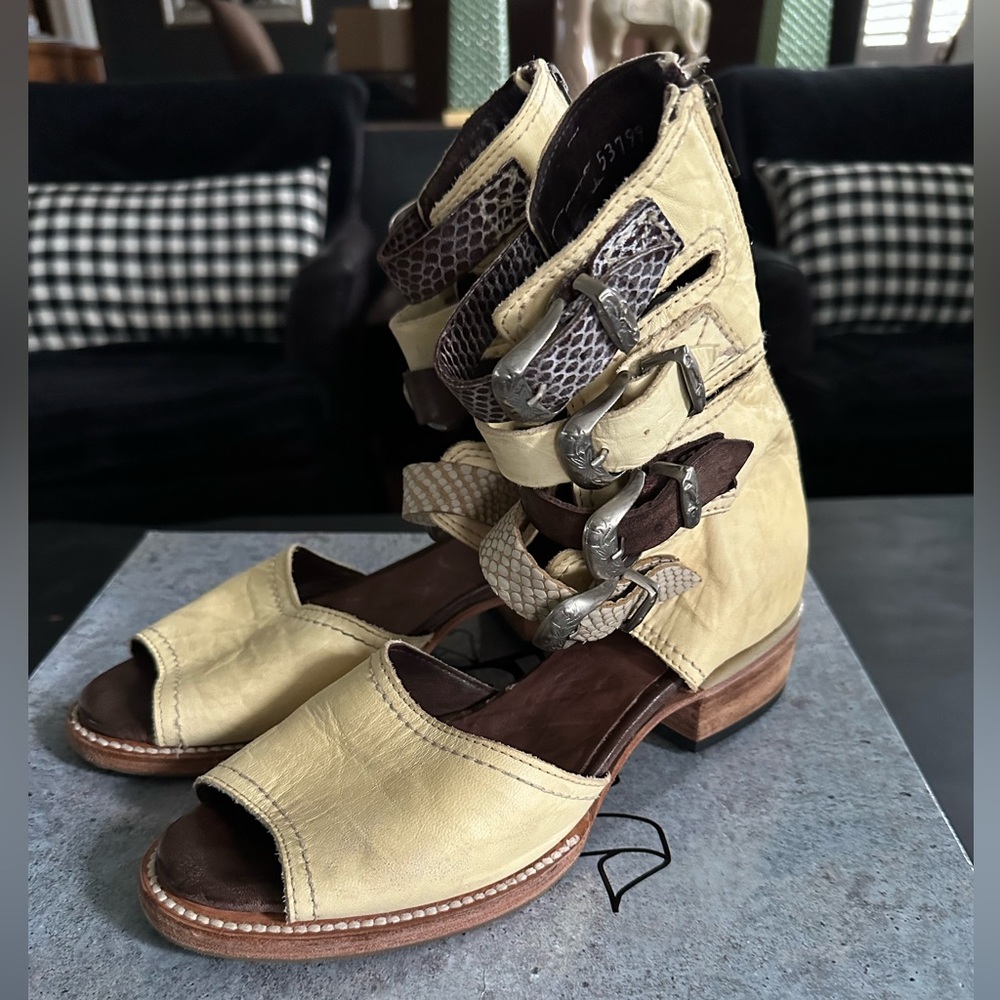 Freebird Pilar Sandals 8